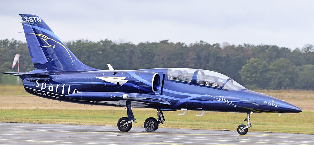 Sparflex Demonstration Team - Aero L39 Albatros Sparflex Demonstration Team - Aero L39 Albatros